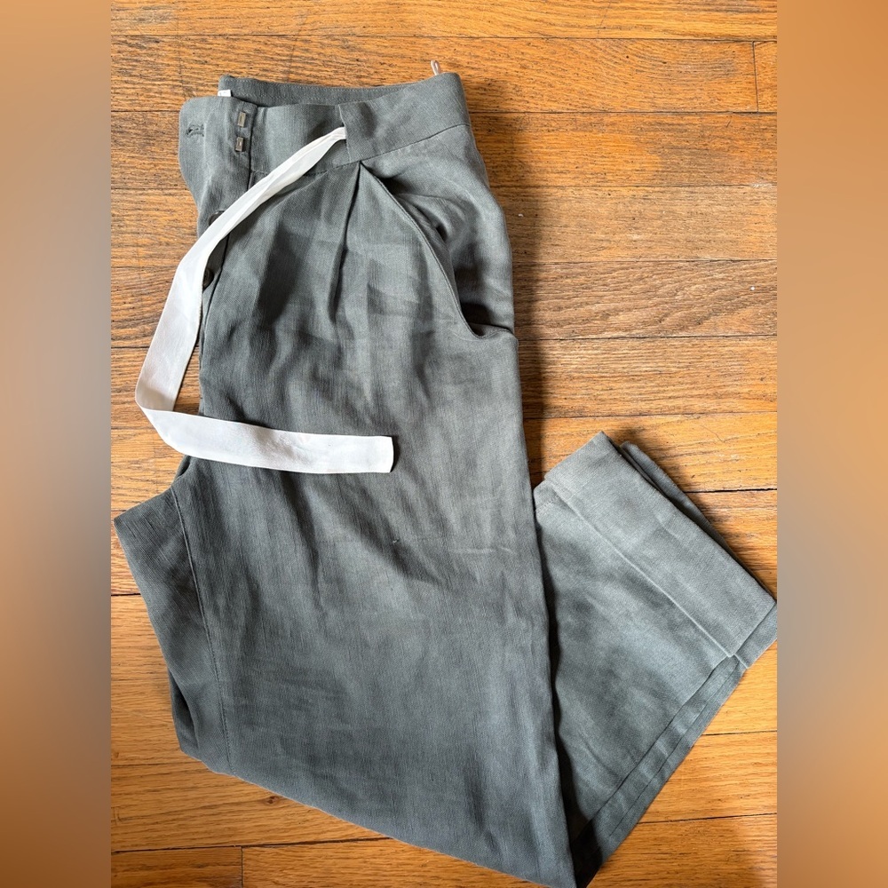 High-Rise Pleated Wide-Leg Pants in Slate Gray